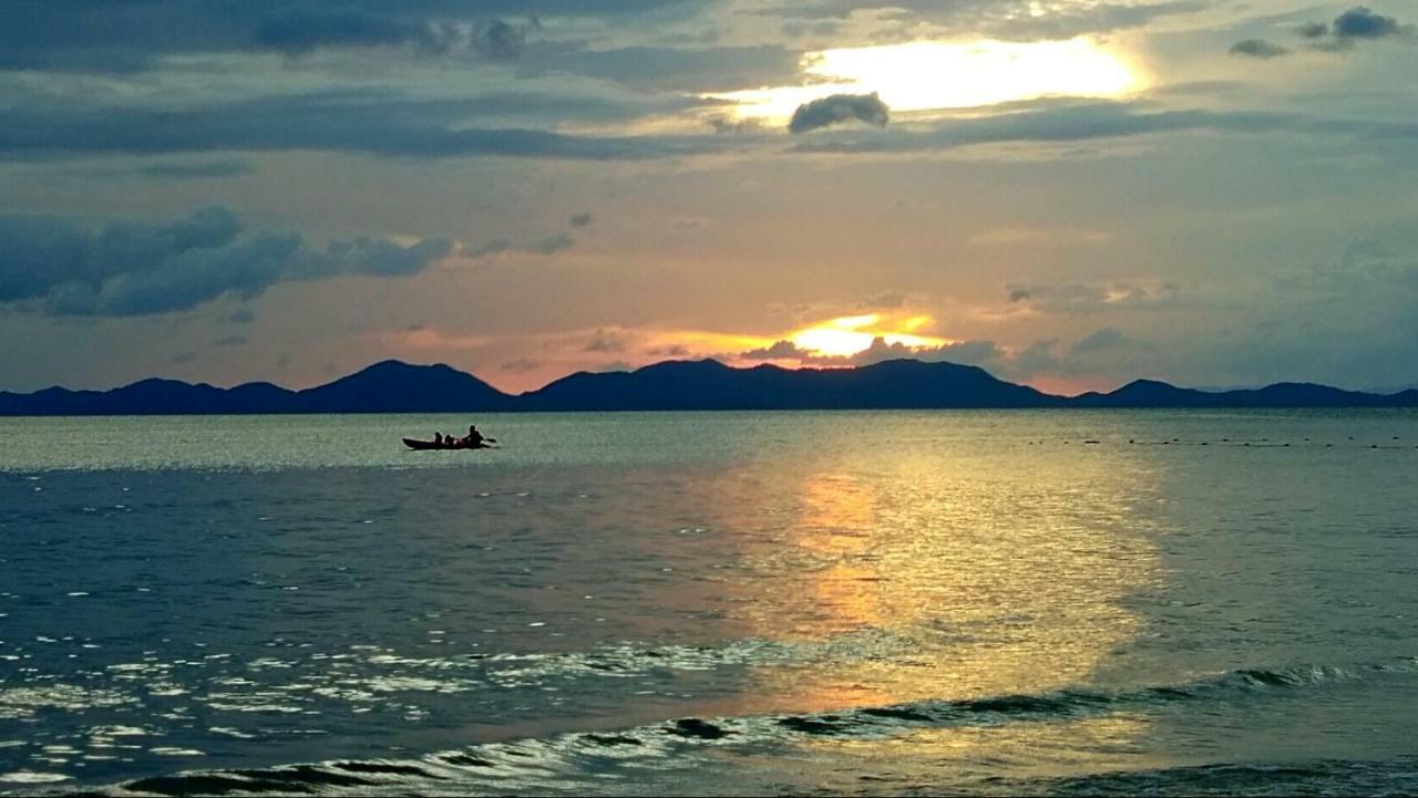 The Beach at Klong Muang Ngoại thất bức ảnh